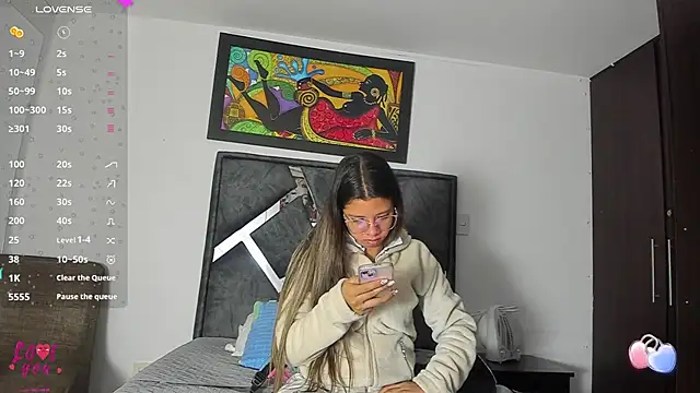 Snapshot of Vahiolet_smith chatting on October 28, 2025, 2:45 am Vahiolet smith online show from October 28, 2025, 2:45 am