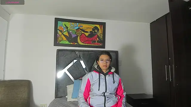 Snapshot of Vahiolet_smith chatting on October 17, 2025, 3:10 am Vahiolet smith online show from October 17, 2025, 3:10 am