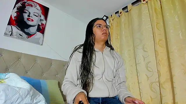 Snapshot of Vahiolet_smith chatting on October 3, 2025, 3:09 am Vahiolet smith online show from October 3, 2025, 3:09 am