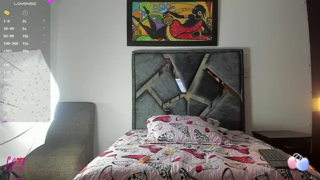 Vahiolet smith online show from November 4, 2025, 3:21 am