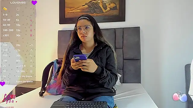 Vahiolet smith online show from January 17, 2026, 3:54 am