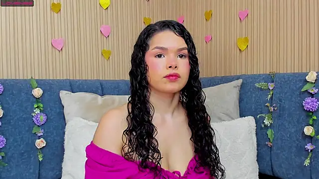 Snapshot of angeline_teen chatting on February 14, 2025, 12:57 pm angeline teen online show from February 14, 2025, 12:57 pm