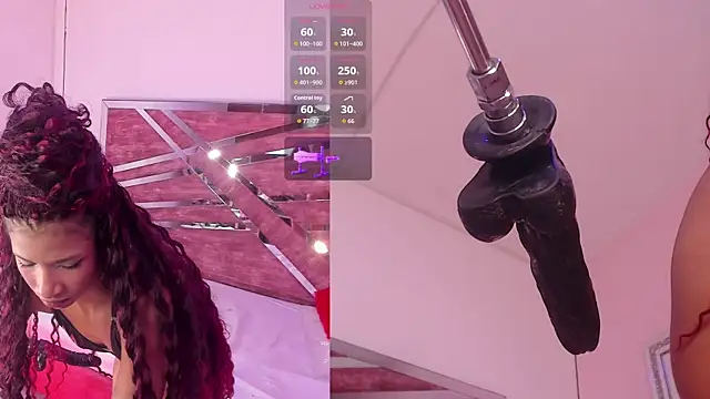 Snapshot of SofiRey_ chatting on November 3, 2025, 1:15 pm SofiRey  online show from November 3, 2025, 1:15 pm