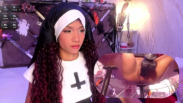 Snapshot of SofiRey_ chatting on October 31, 2025, 2:02 pm SofiRey  online show from October 31, 2025, 2:02 pm