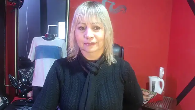 Snapshot of KLOE_PIELL chatting on October 20, 2025, 4:29 pm KLOE PIELL online show from October 20, 2025, 4:29 pm