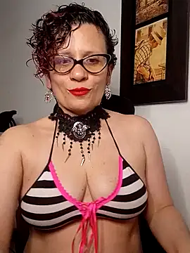 Snapshot of Daneshka_naughty chatting on December 6, 2024, 2:29 am Daneshka naughty online show from December 6, 2024, 2:29 am