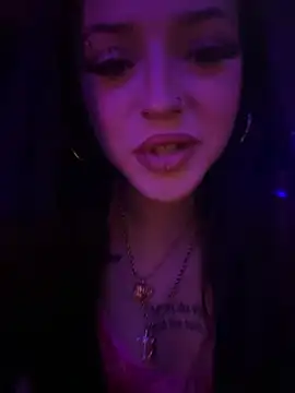 exoticmisfitt online show from April 16, 2026, 6:36 am