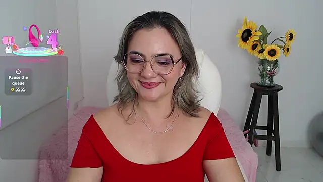 Ghada milf online show from November 14, 2025, 9:40 pm