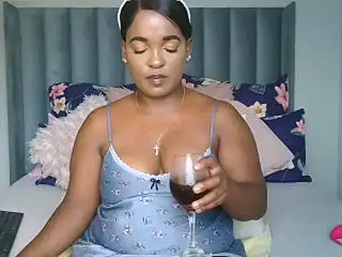 Amberbela online show from January 25, 2025, 2:47 pm