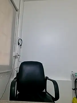 doctora-danna online show from October 8, 2025, 1:34 pm