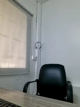 doctora-danna online show from October 27, 2025, 2:29 pm