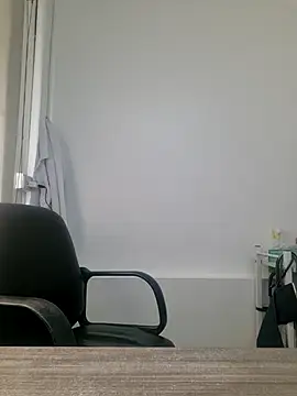 doctora-danna online show from October 4, 2025, 1:45 pm