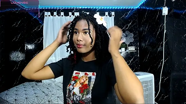 Snapshot of Hillary_queen chatting on September 24, 2025, 12:44 pm Hillary queen online show from September 24, 2025, 12:44 pm