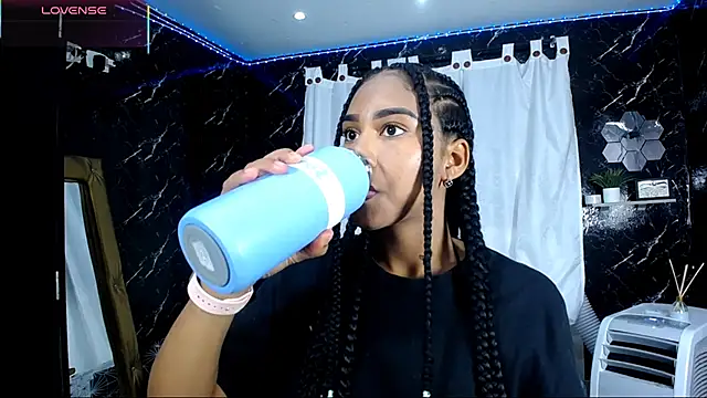 Snapshot of Hillary_queen chatting on October 12, 2025, 12:50 pm Hillary queen online show from October 12, 2025, 12:50 pm