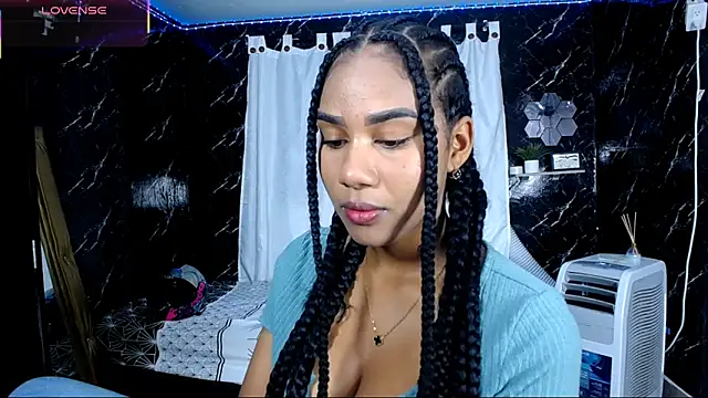 Snapshot of Hillary_queen chatting on October 13, 2025, 1:02 pm Hillary queen online show from October 13, 2025, 1:02 pm