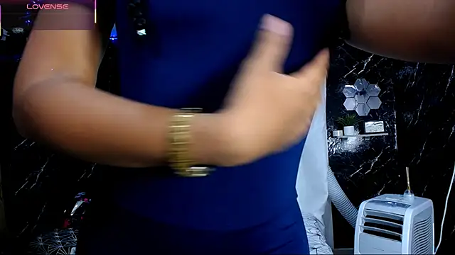 Snapshot of Hillary_queen chatting on October 4, 2025, 12:50 pm Hillary queen online show from October 4, 2025, 12:50 pm