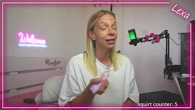 Lexa xoxo online show from November 10, 2025, 8:08 am