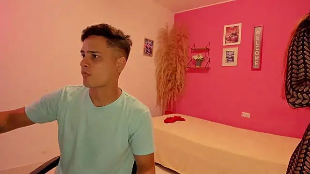 Snapshot of JANER_03 chatting on October 31, 2025, 2:35 pm JANER 03 online show from October 31, 2025, 2:35 pm