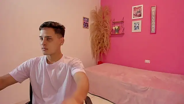 Snapshot of JANER_03 chatting on October 11, 2025, 8:21 pm JANER 03 online show from October 11, 2025, 8:21 pm