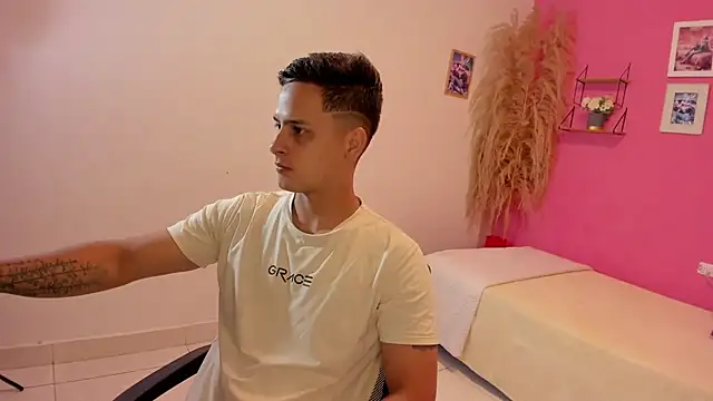 Snapshot of JANER_03 chatting on October 25, 2025, 4:11 am JANER 03 online show from October 25, 2025, 4:11 am