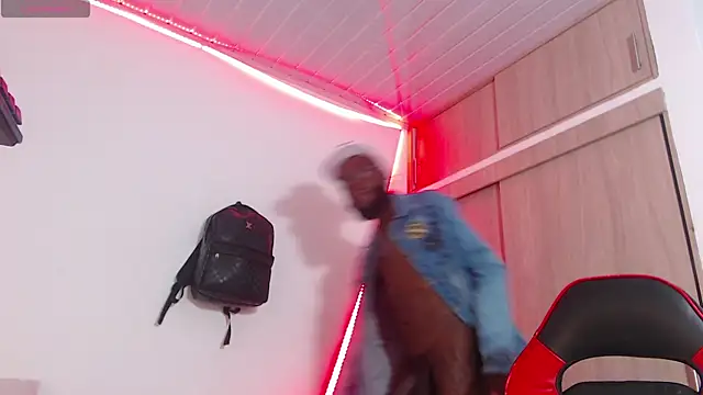 Snapshot of Jacksonking27 chatting on December 14, 2024, 12:44 am Jacksonking27 online show from December 14, 2024, 12:44 am