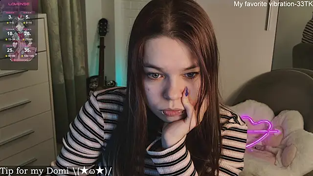 Snapshot of ValBae chatting on February 19, 2025, 6:32 pm ValBae online show from February 19, 2025, 6:32 pm