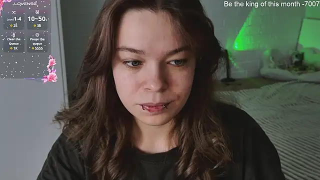 Snapshot of ValBae chatting on March 22, 2025, 11:53 am ValBae online show from March 22, 2025, 11:53 am