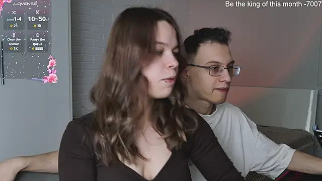 Snapshot of ValBae chatting on March 21, 2025, 10:17 am ValBae online show from March 21, 2025, 10:17 am