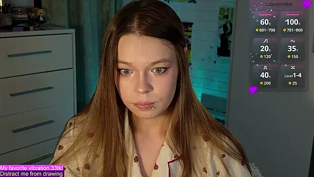 Snapshot of ValBae chatting on September 29, 2025, 8:03 pm ValBae online show from September 29, 2025, 8:03 pm