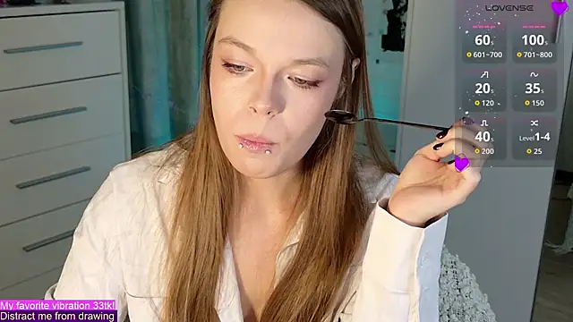 Snapshot of ValBae chatting on September 28, 2025, 8:05 pm ValBae online show from September 28, 2025, 8:05 pm