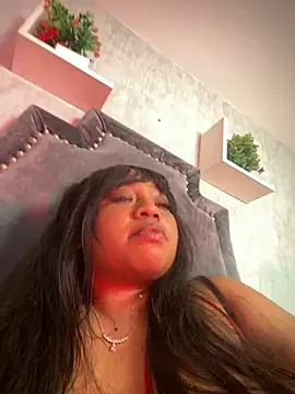 Snapshot of ailynBlaze chatting on February 18, 2025, 2:49 am ailynBlaze online show from February 18, 2025, 2:49 am