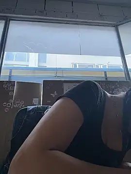 Tinylottie online show from April 14, 2026, 2:11 pm