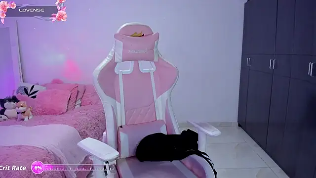 Tinylottie online show from December 5, 2025, 2:10 am