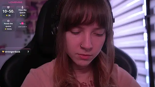 juliapie online show from December 17, 2025, 9:14 am