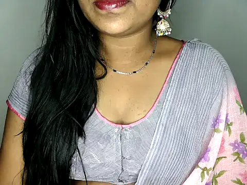 Snapshot of shila20 chatting on October 31, 2025, 5:31 pm shila20 online show from October 31, 2025, 5:31 pm