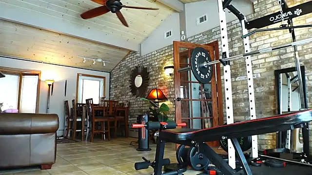 LushianaFitness online show from January 8, 2025, 6:41 pm