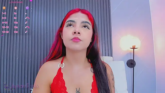 stephany roses  online show from March 18, 2025, 7:33 pm