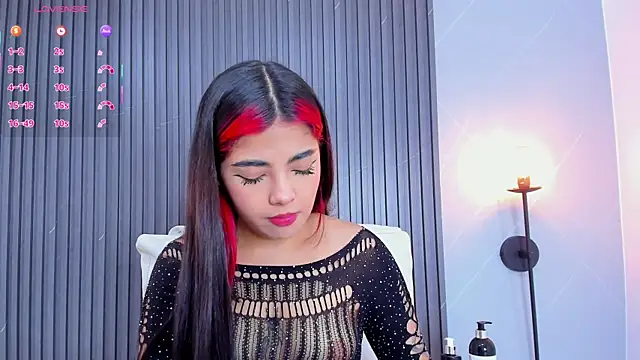 stephany roses  online show from February 19, 2025, 7:26 pm