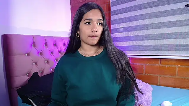 Maeena online show from December 10, 2024, 9:00 pm