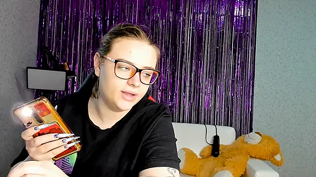 Seductive She Wolf online show from March 10, 2025, 7:00 am