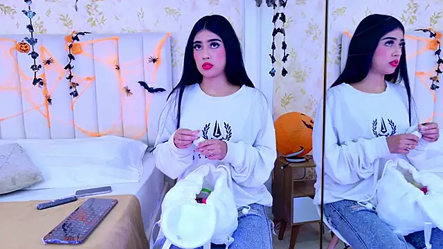 Snapshot of Mia-Monroe chatting on October 22, 2025, 3:06 am Mia-Monroe online show from October 22, 2025, 3:06 am