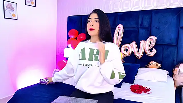 Mia-Monroe online show from February 17, 2026, 12:35 pm