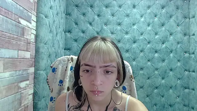 Snapshot of Samantha_Smiith chatting on October 31, 2025, 4:20 am Samantha Smiith online show from October 31, 2025, 4:20 am