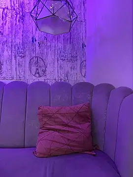 AbyThompson online show from December 15, 2025, 3:29 pm