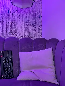 AbyThompson online show from October 14, 2025, 3:40 am