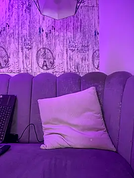 AbyThompson online show from September 23, 2025, 12:56 pm