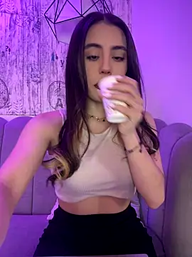 AbyThompson online show from September 22, 2025, 12:33 pm