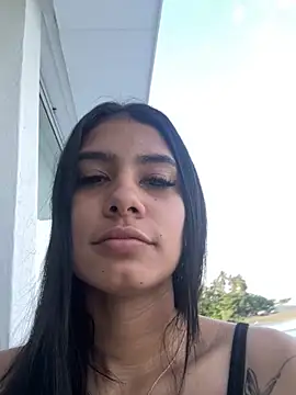 LaurenRodriiguez online show from November 17, 2025, 12:09 pm