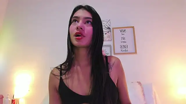 LaurenRodriiguez online show from February 27, 2026, 12:38 pm