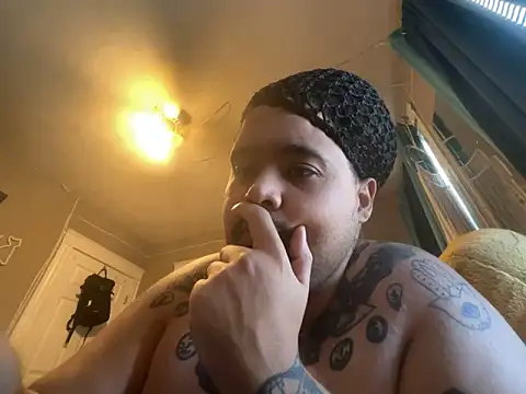 Snapshot of chubbydominican chatting on February 19, 2025, 6:43 pm chubbydominican online show from February 19, 2025, 6:43 pm